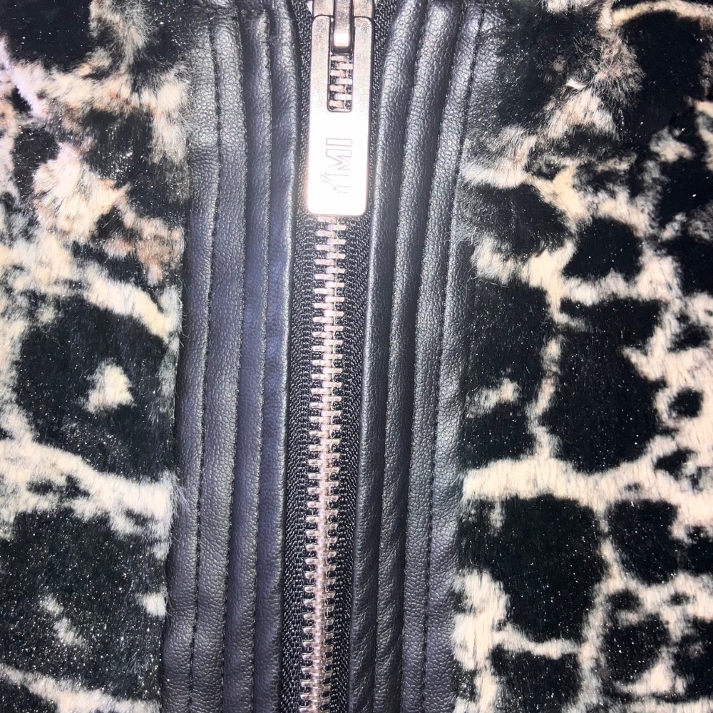 YMI Plush Animal Print Hooded Vest - Picture 5 of 12